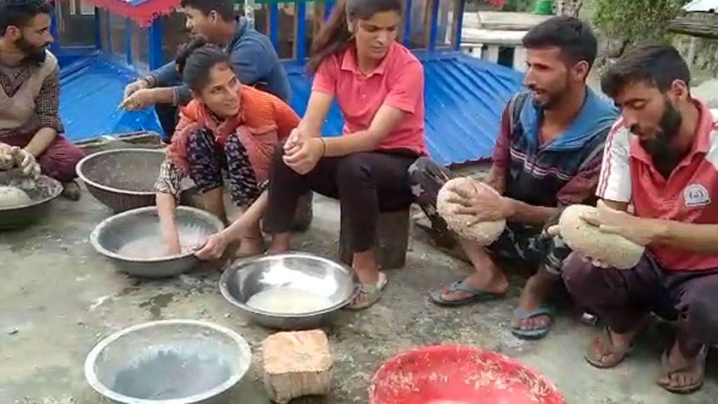 अपनी अनूठी संस्कृति के लिए प्रसिद्ध है जौनसार बावर, यहां धूमधाम से मनाया गया किमावणा पर्व