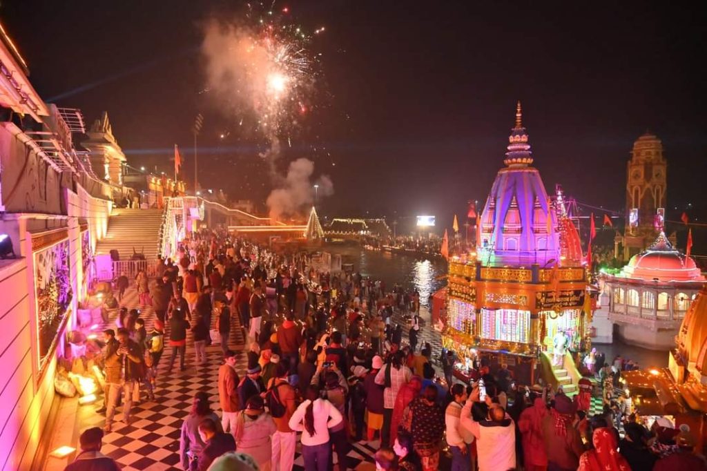 Ram Mandir: राममय हुई देवभूमि, हर की पैड़ी में मनाया गया भव्य दीपोत्सव